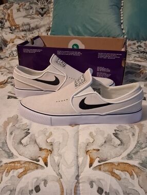 Nike Women's/Men’s Slip-On Suede Loafers - Stefan Janoski